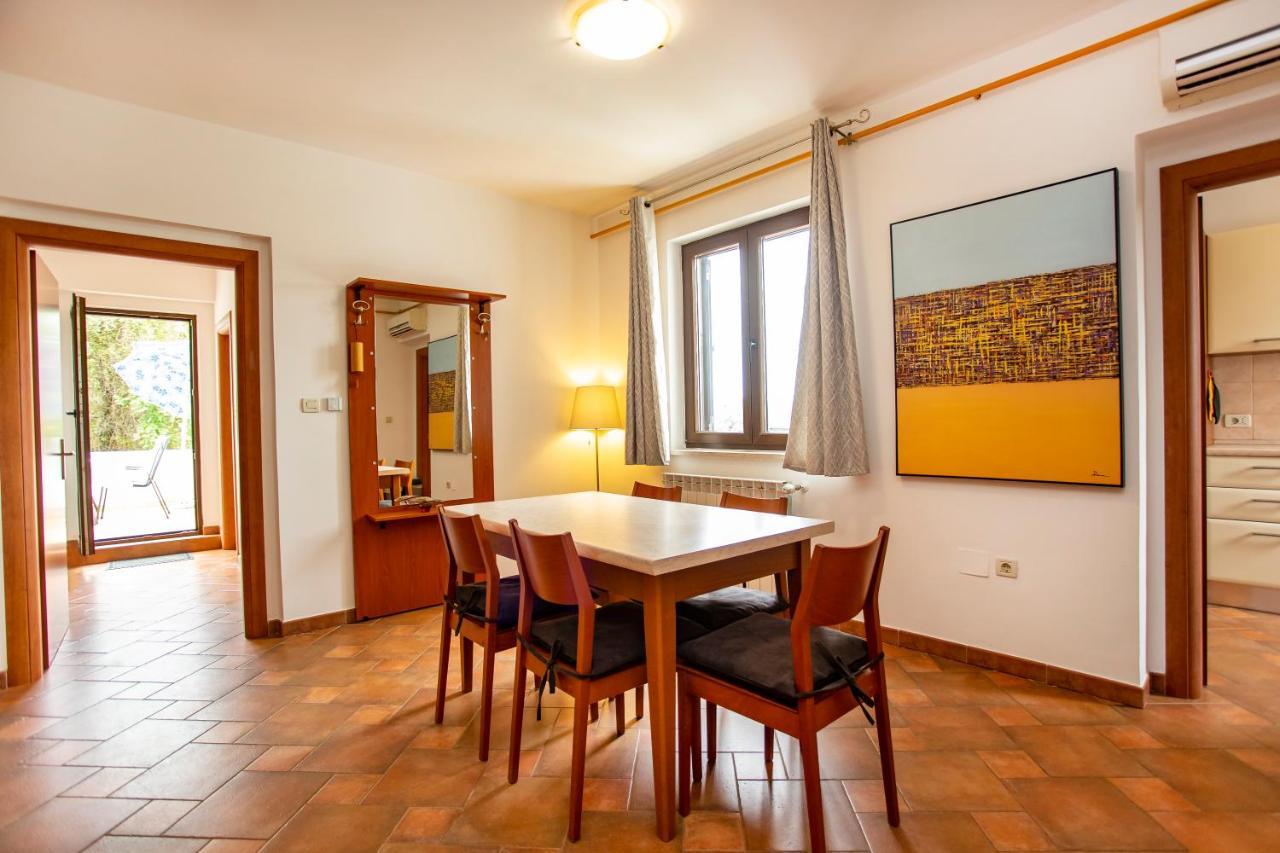 Apartment Maller *