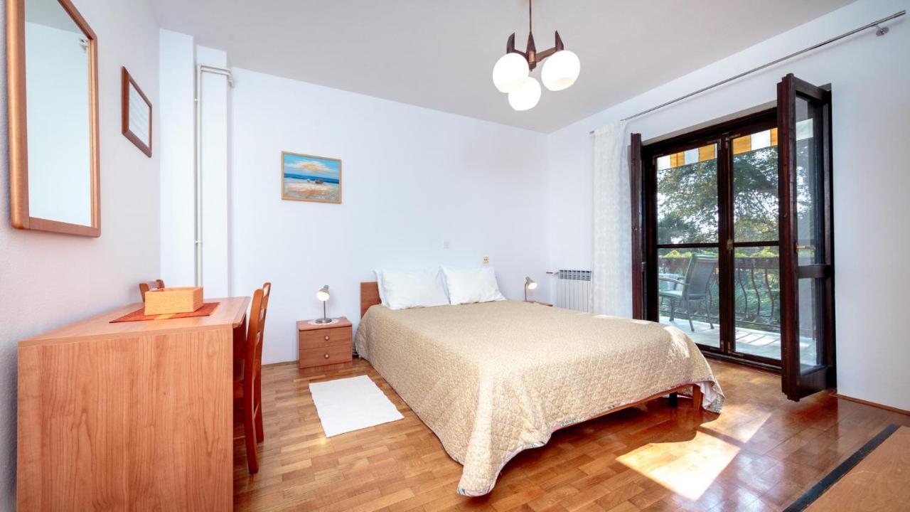 Apartment Maller *