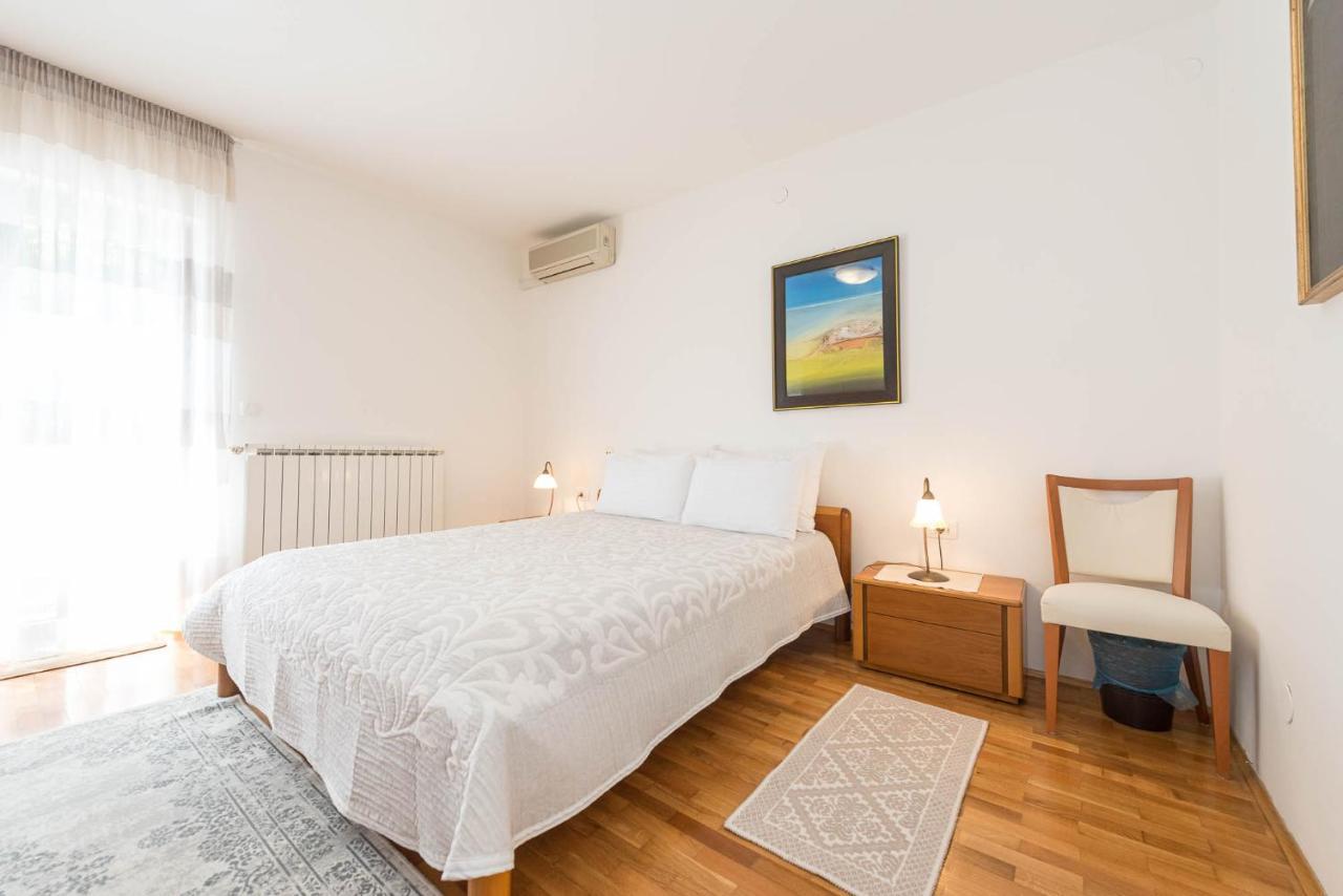 Apartment Maller *