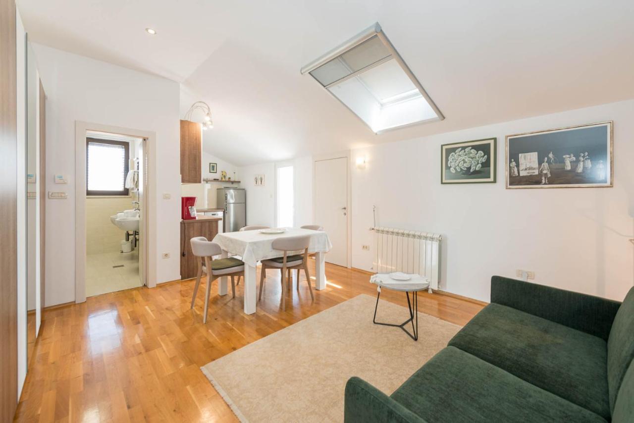 Apartment Maller